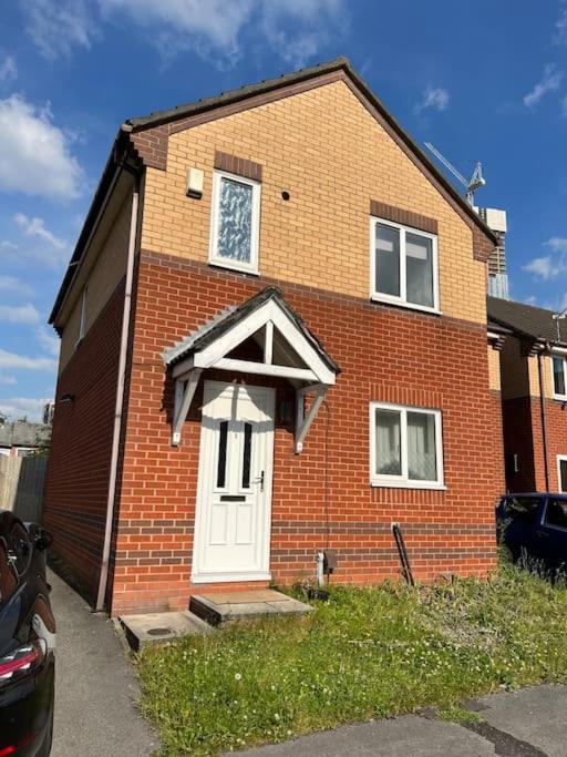 3 Bedroom House With Parking Manchester Luaran gambar
