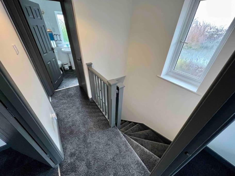 3 Bedroom House With Parking Manchester Luaran gambar